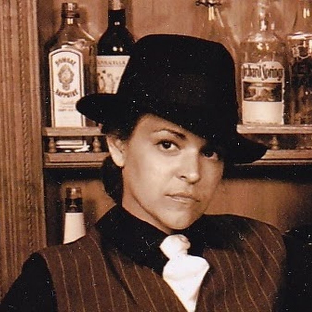 Meet your Posher, Leah alice